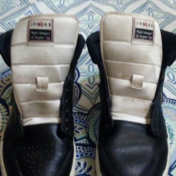 💲SOLD💲Nike Air Jordan 1 Retro High top OG - Picture 13 of 16